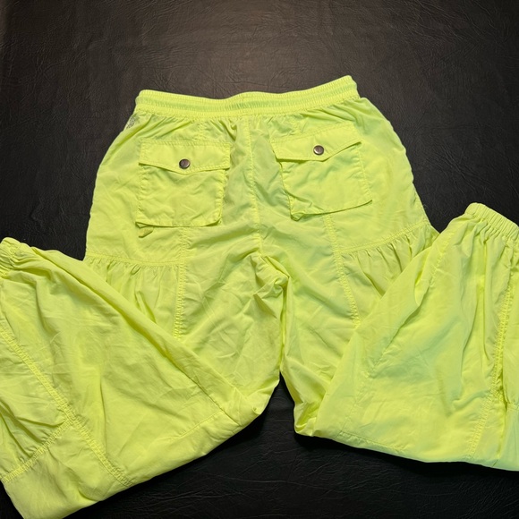 Free People Movement Neon Lime Parachute Jogger Pants S/P Lightweight Athleisure - Picture 7 of 7
